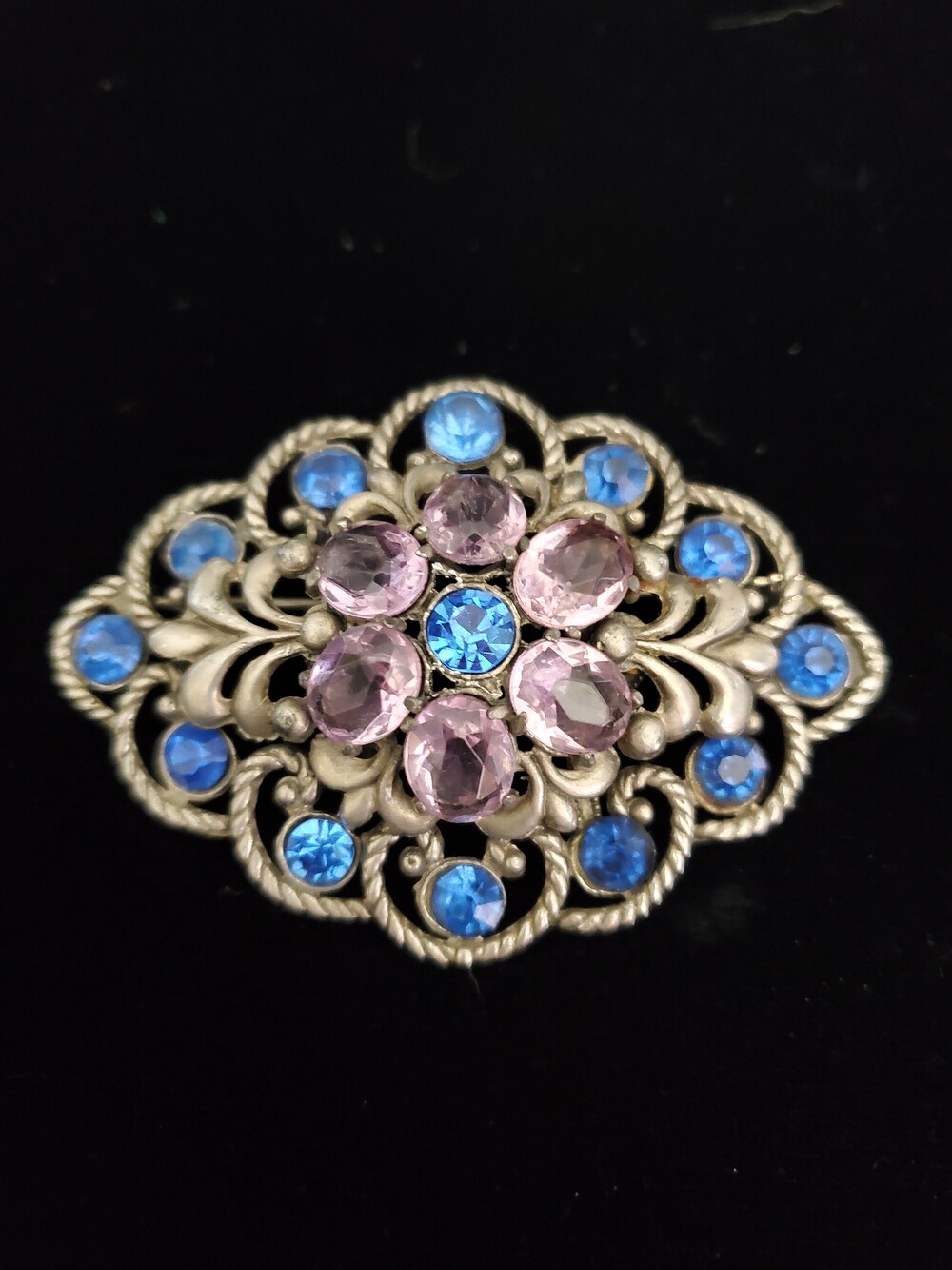 Early Vintage Blue and Purple Glass Multi-layer Cable and Leaf Brooch Sash Pin